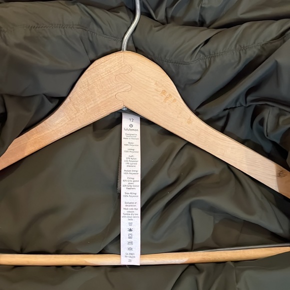 Lululemon Green Wunderpuff Cropped Coat - Picture 2 of 3